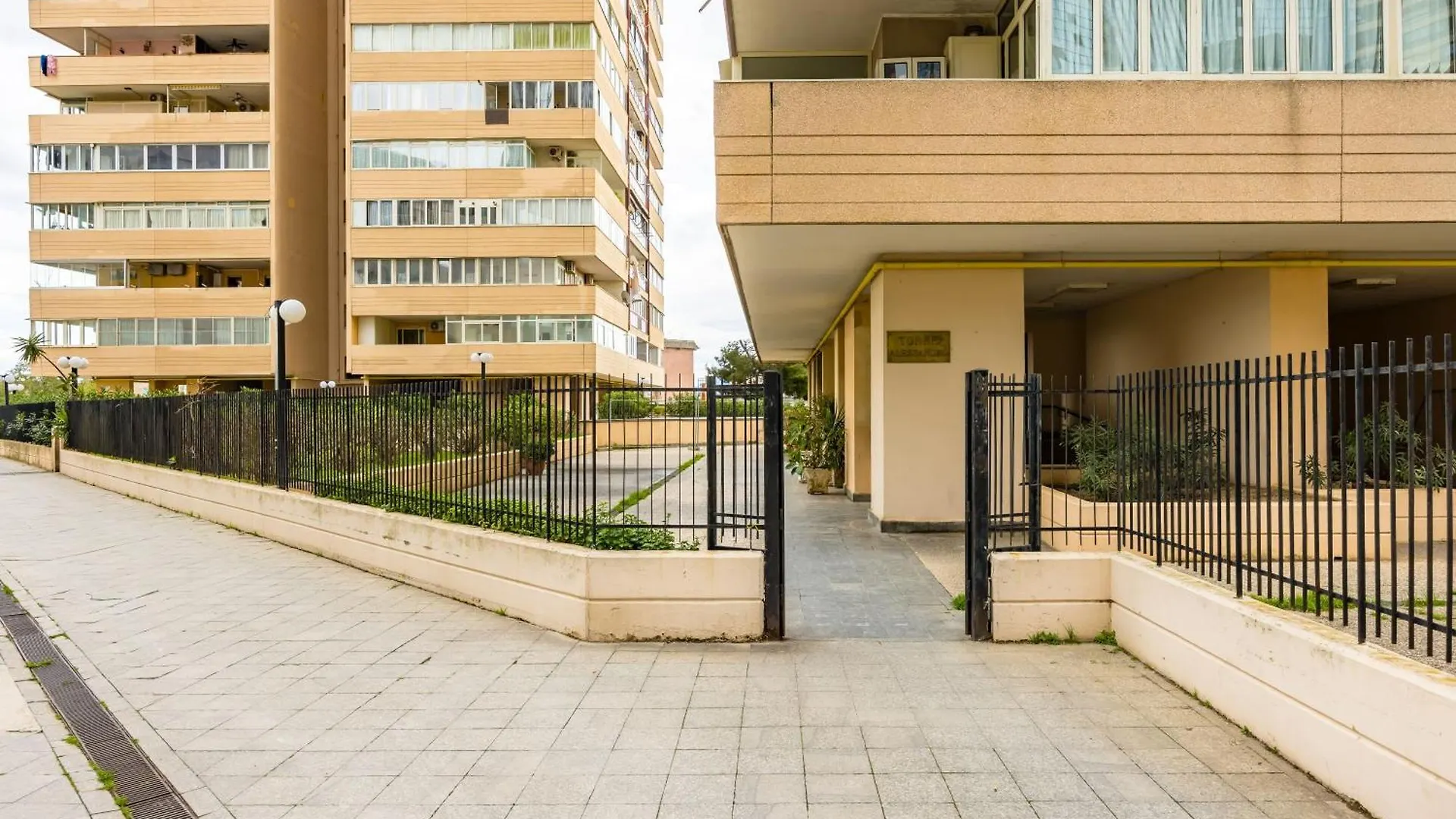 Casa Kenzo With Parking By Napoliapartments Apartment