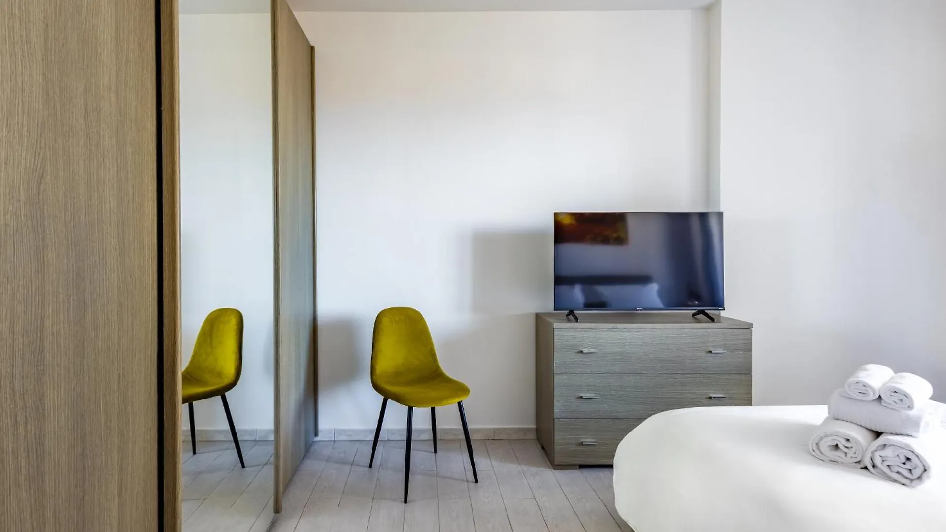 Casa Kenzo With Parking By Napoliapartments 0*, Naples Italy