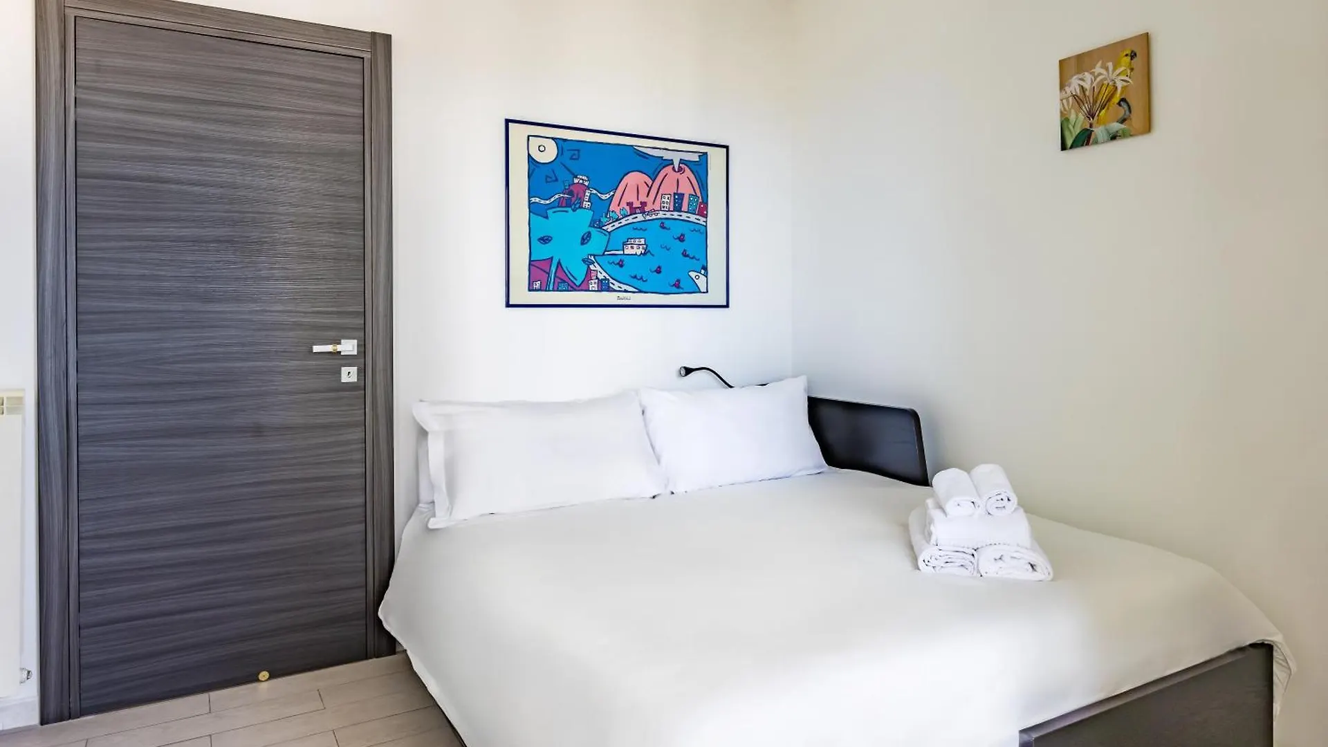 Casa Kenzo With Parking By Napoliapartments Apartment Naples