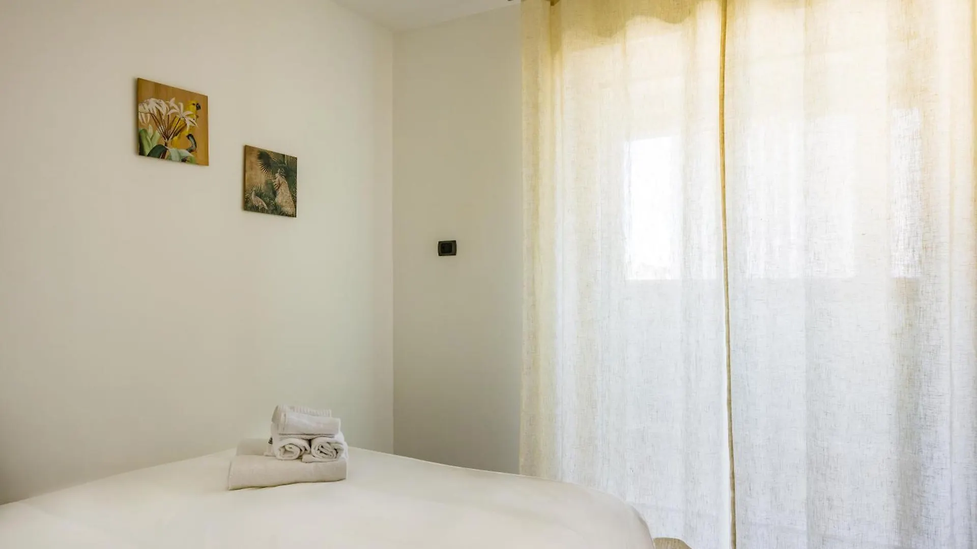 Casa Kenzo With Parking By Napoliapartments 0*, Naples Italy